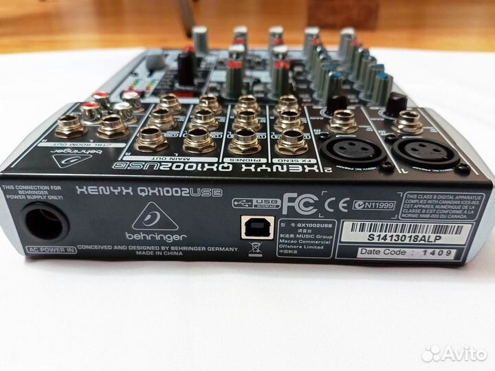 Микшерный пульт Behringer QX1002USB