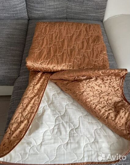 Большое покрывало с наволочками