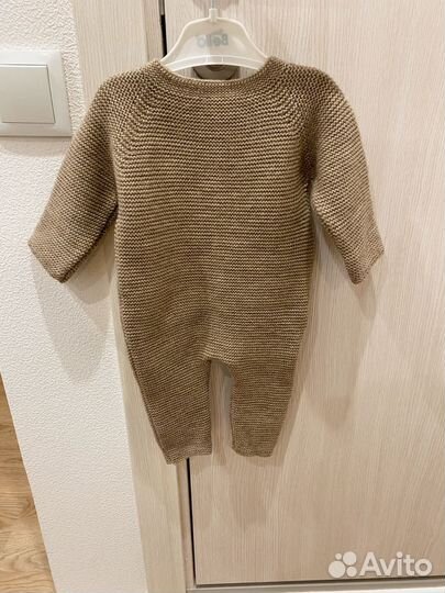 Вязаный комбинезон для новорожденного