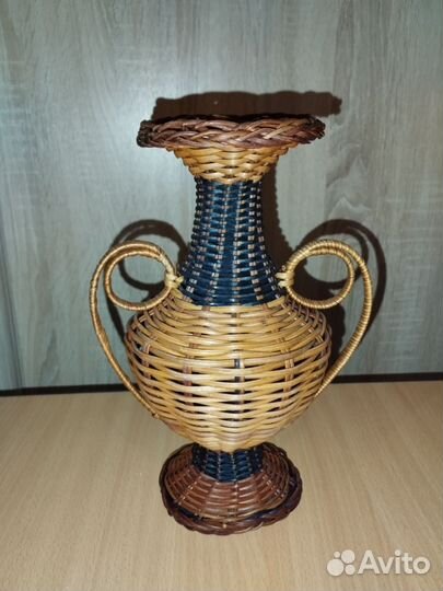 Ваза плетеная