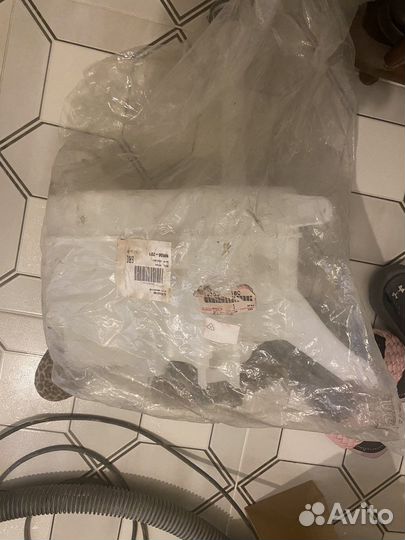 Бачок омывателя Toyota Camry 50