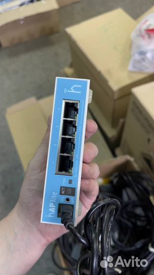 Маршрутизатор MikroTik hAP lite с 4х10/100 Мбит/с