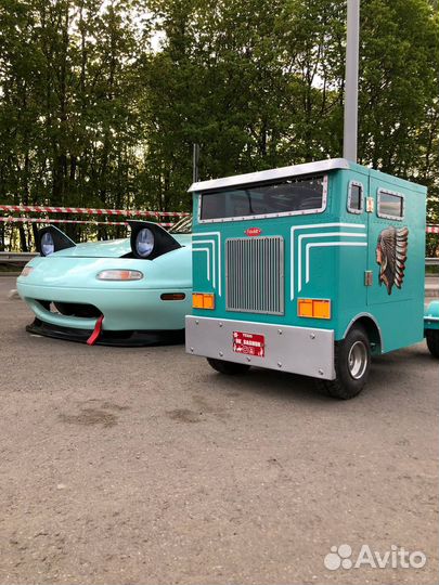 Электромобиль для проката Peterbilt 352