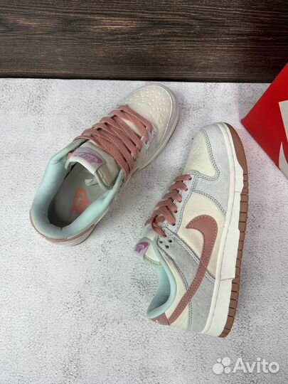 Nike dunk low fossil rose