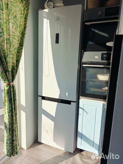 Холодильник Indesit