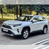 Toyota RAV4 2.0 CVT, 2019, 40 000 км, с пробегом, цена 2 850 000 руб.