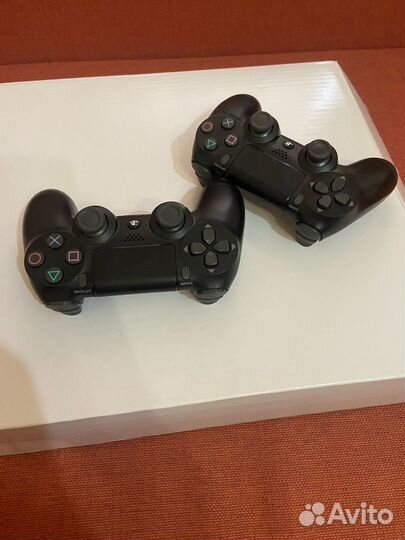Sony playstation 4 slim 1tb + 2 джойстика + игры