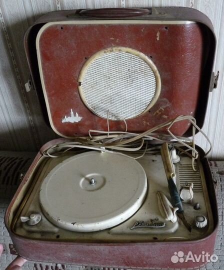 Проигрыватель переносной 