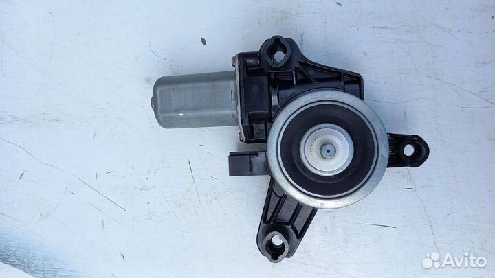 Мотор заднего стеклоподъемника Mercedes V167