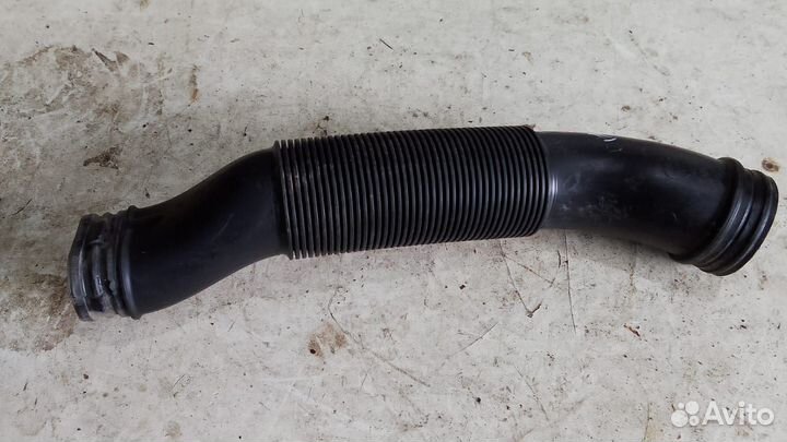Патрубок водушного фильтра Skoda Fabia 2
