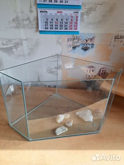 Аквариум угловой