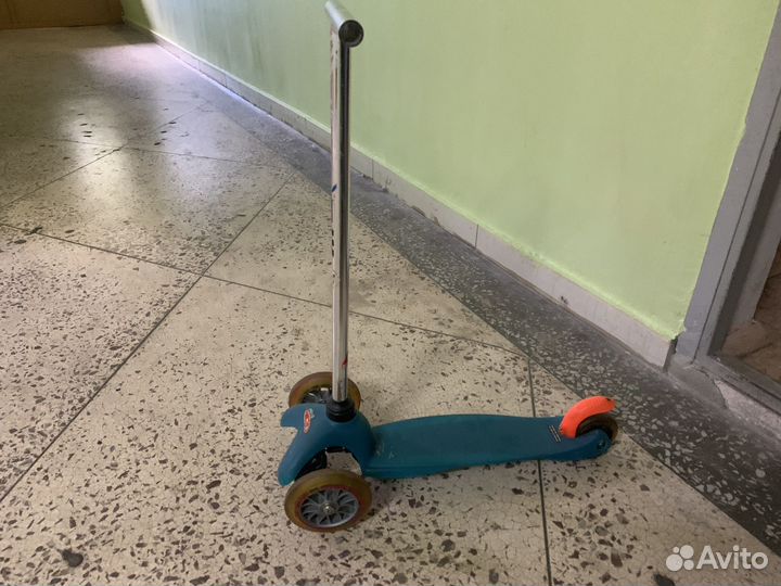 Самокат трехколесный Micro Mini Deluxe