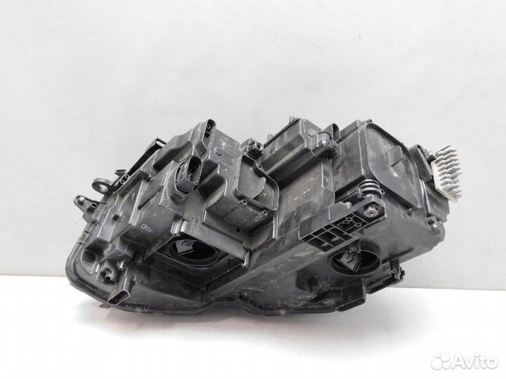 Фара правая Volkswagen Tiguan