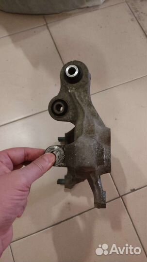 Кулак (Цапфа) поворотный левый Hyundai i40