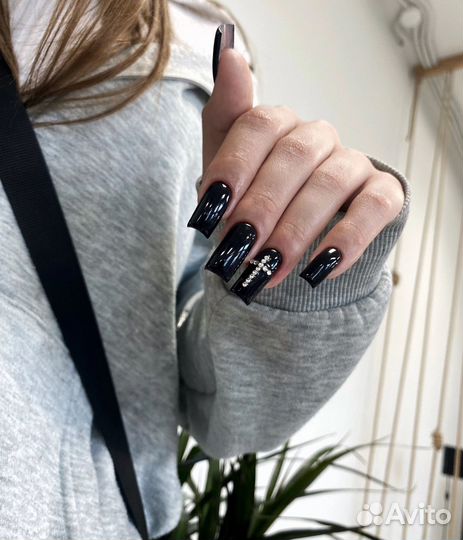 Маникюр, покрытие гель-лаком и наращивание ногтей