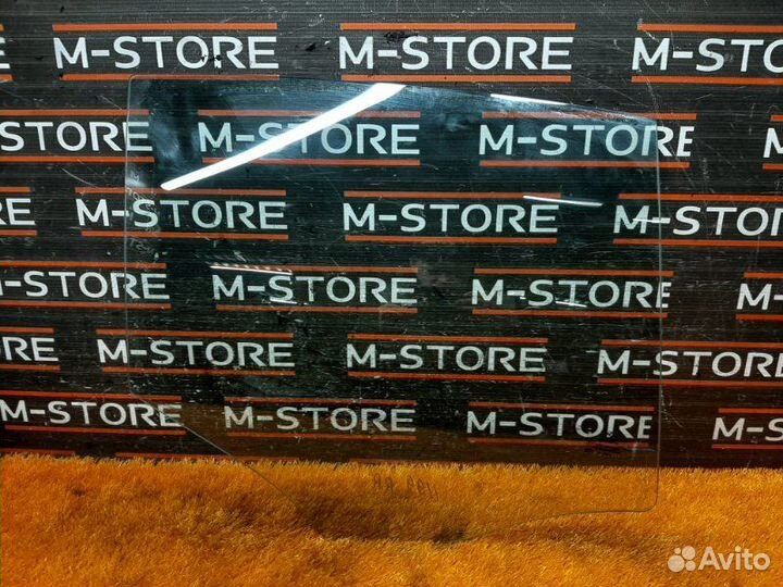 Стекло боковое заднее правое Bmw 1-Series E87