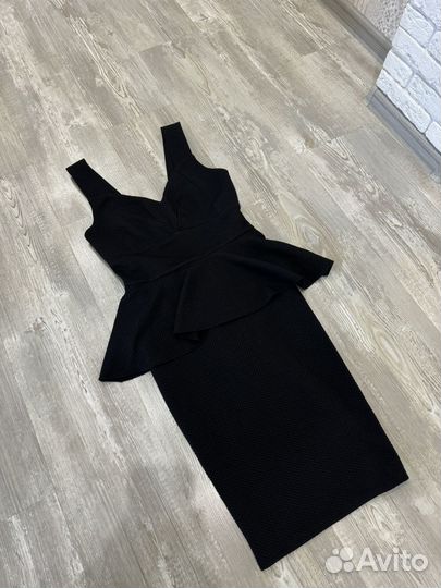 Платье M