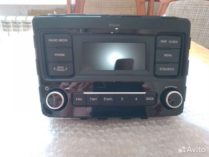 Штатная магнитола с рамкой на Hyundai Crete
