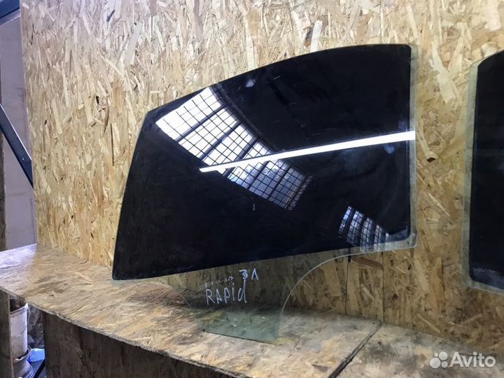 Стекло двери заднее левое Skoda Rapid лифтбек 1.6