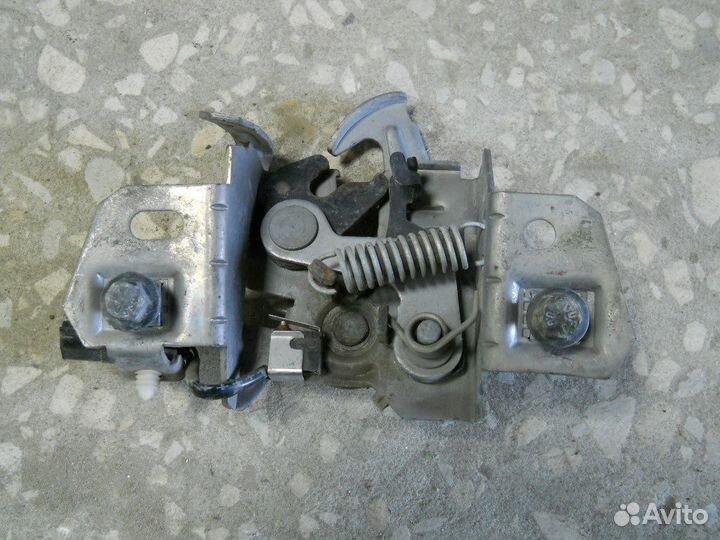 S40 Замок капота Volvo