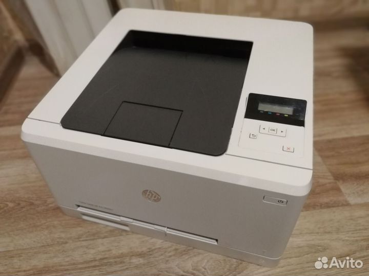 Цветной лазерный принтер HP 252 n как новый