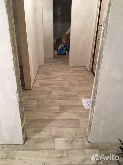 Укладка линолеума, ламината