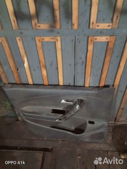 Обшивка передней двери Фольксваген Поло