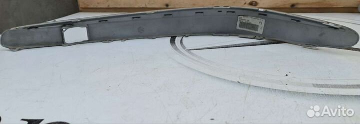 Накладка переднего бампера правая Mercedes W211
