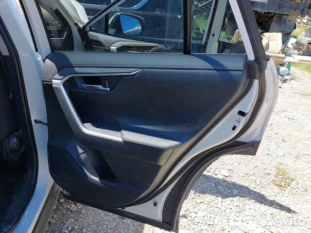 Toyota Rav4 XA50 Обшивка задней двери