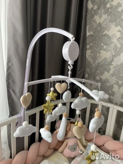 Мобиль на кроватку из фетра