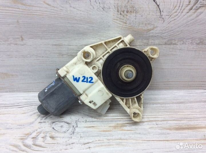 Моторчик стеклоподъемника задний правый Mercedes