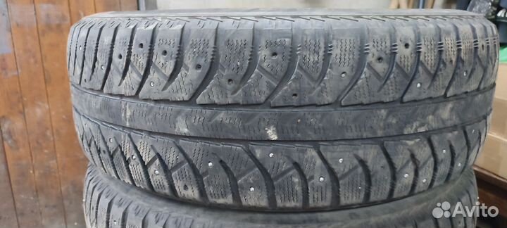 Bridgestone Ice Cruiser 7000 235/65 R17 108T