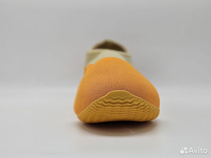 Yeezy Knit Runner Sulfur