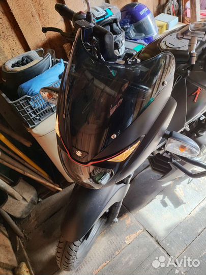 Bajaj pulsar 180 DTS-i