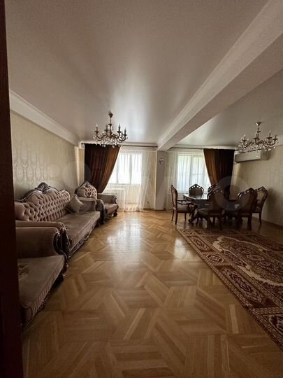 4-к. квартира, 100 м², 4/9 эт.