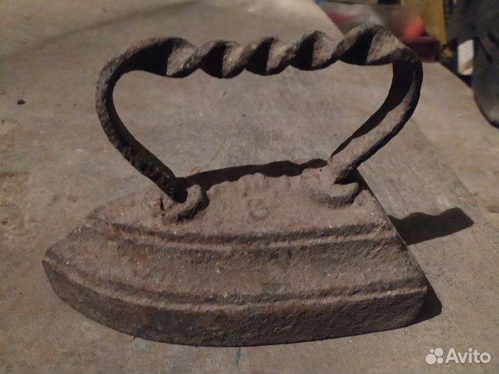 Утюг чугунный старинный