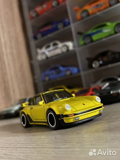 Hot Wheels Porshe 930 turbo premium