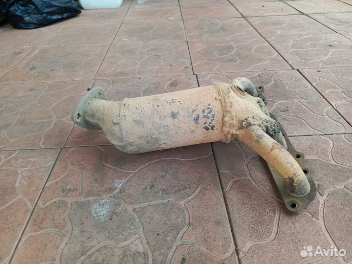 Продам выпускной коллектор на ваз 2112