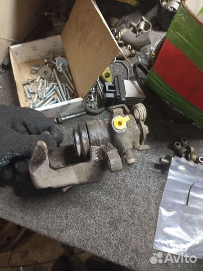 Суппорт задний левый Peugeot 308 Citroen C4