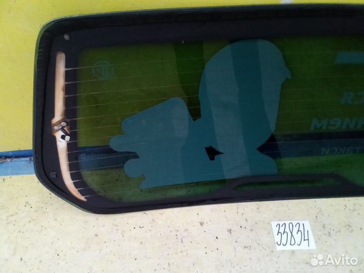 Opel Zafira A Стекло багажника