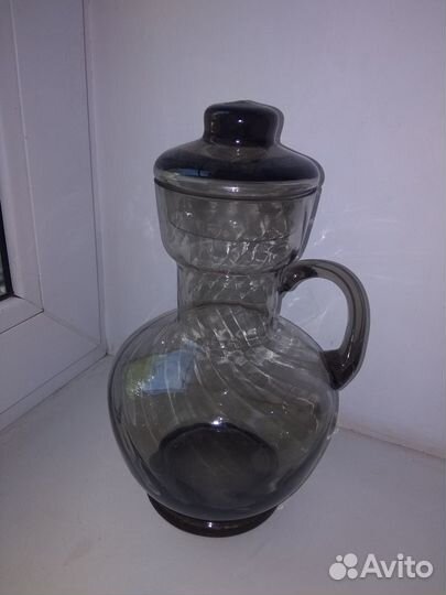 Кувшин, набор блюдец, чашка с блюдцем