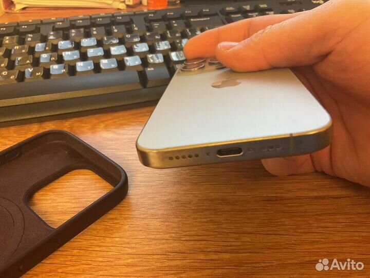 iPhone 15 Pro, 256 ГБ