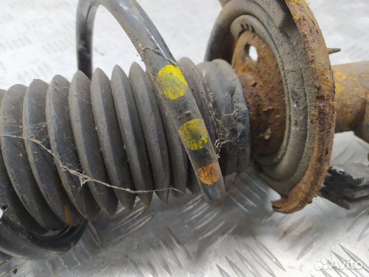 Б/У Б/У Стойка задняя Ржавчина на корпусе