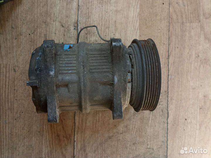 Компрессор кондиционера Volvo S40