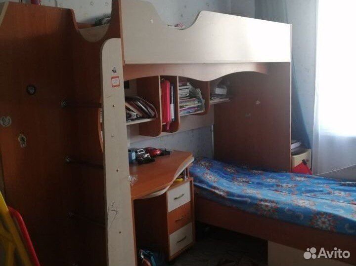 Двухъярусная кровать со шкафом и столом