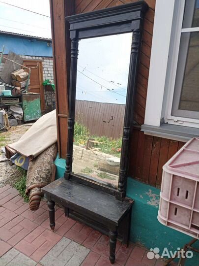 Старинное напольное зеркало