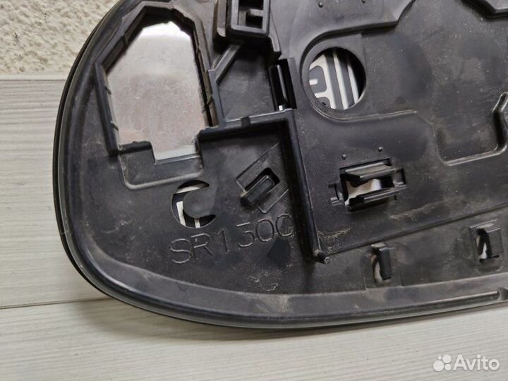 Зеркальный элемент правый Toyota Camry V50 V55