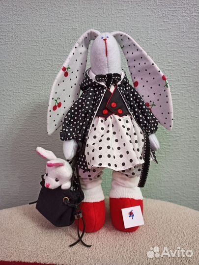 Зайцы ручной работы