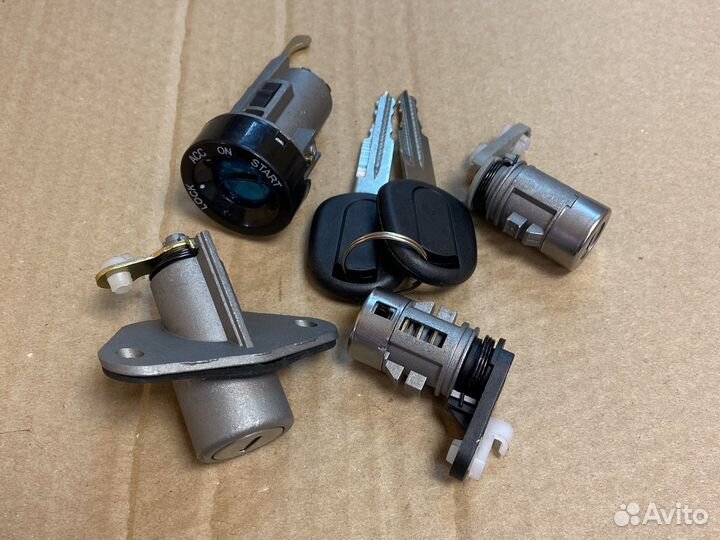 Замок зажигания с личинками Сенс Ланос Шанс