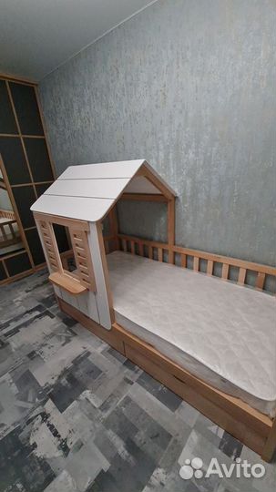 Детская кровать домик